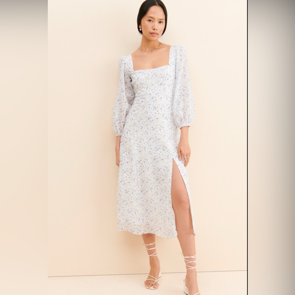 Astr Long Sleeve Floral Dress in Blue and White